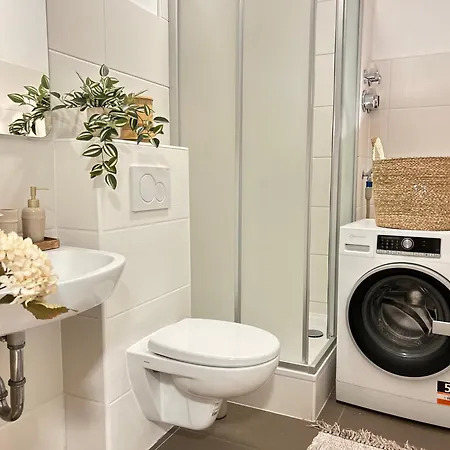 Zentrale Lage - Ideal Fuer Arbeit & Erholung Graben-Neudorf Экстерьер фото